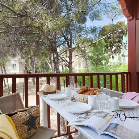 Beautiful With Balcony Or Terrace, Near The * Cavalaire-sur-Mer